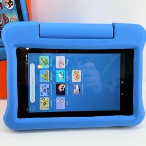 Amazon Fire 7 Kids Tablet 16 GB-Barely Used- Complete Bundle